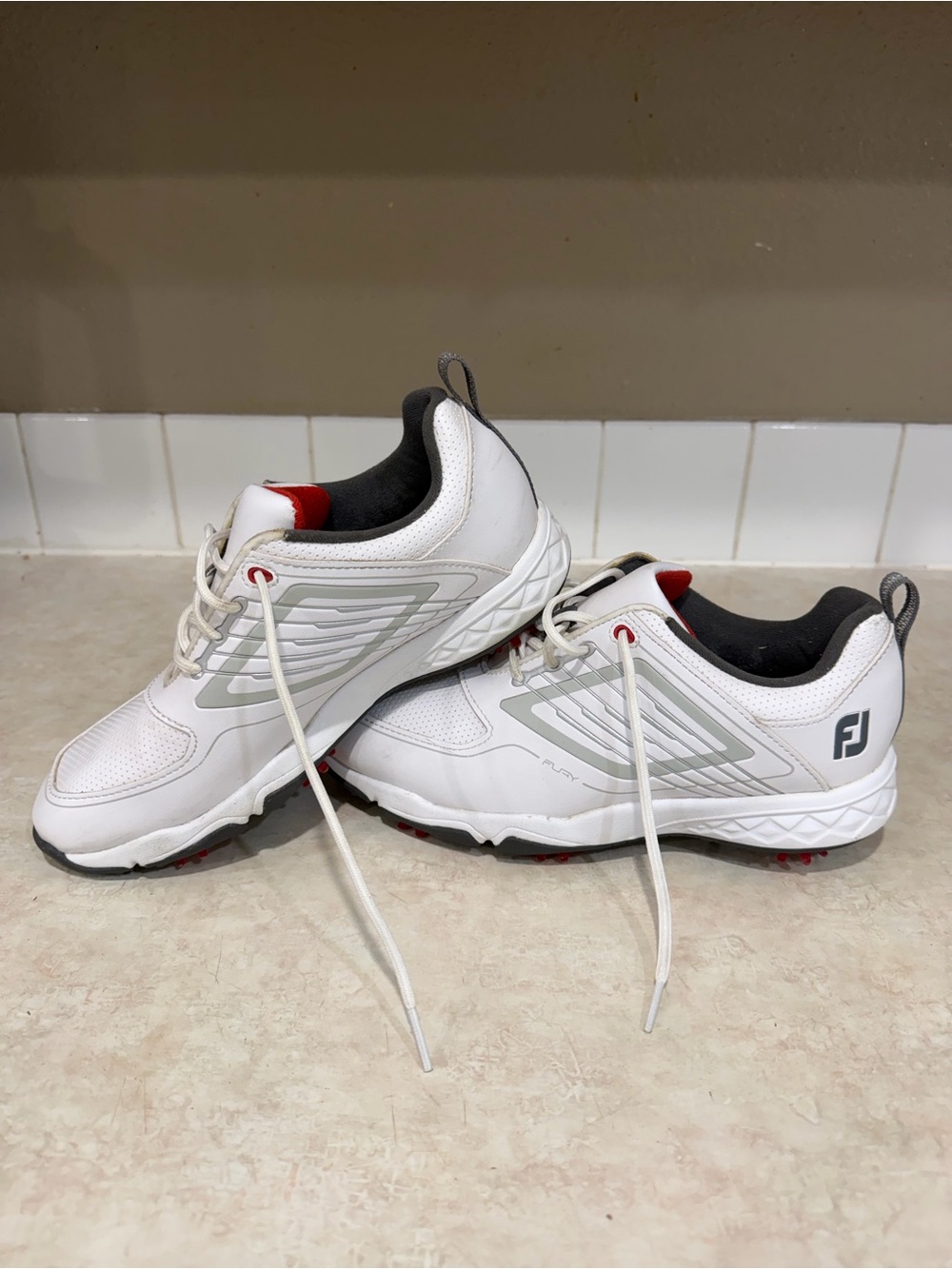 FootJoy Junior White and Gray Men's Athletic Golf Shoes with Red Trim size 6